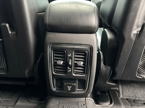 Used 2021 Jeep Grand Cherokee Laredo X AWD/4WD image 45