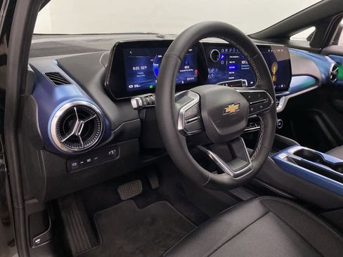 Used 2025 Chevrolet Equinox EV LT w/ Convenience Package image 2