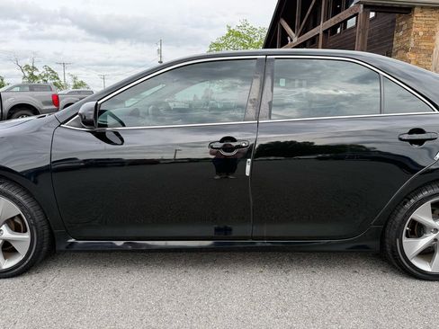 Used 2014 Toyota Camry SE FWD image 35