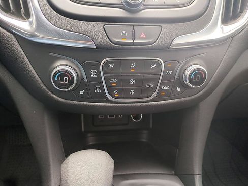 Used 2024 Chevrolet Equinox LT FWD image 22