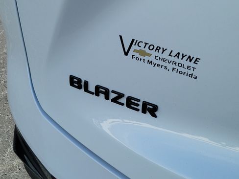 Used 2024 Chevrolet Blazer RS w/ Enhanced Convenience Package FWD image 6