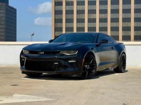 Used 2016 Chevrolet Camaro SS RWD image 1