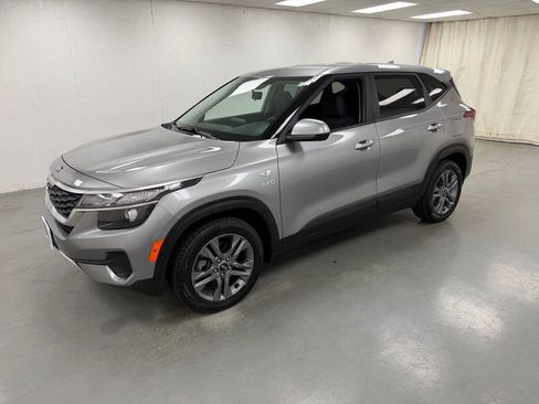 Used 2021 Kia Seltos LX AWD/4WD image 1