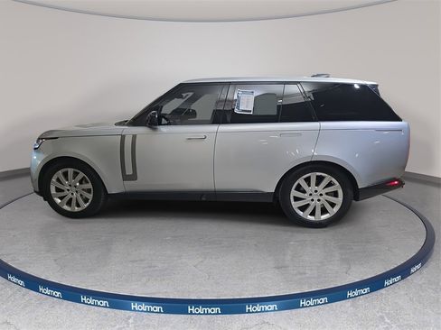 Used 2024 Land Rover Range Rover SE image 9