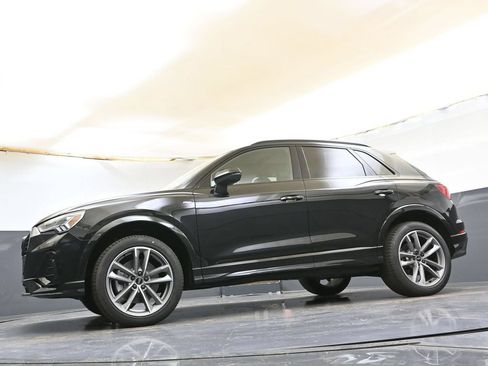 Used 2025 Audi Q3 2.0T Premium w/ Convenience Package AWD/4WD image 39