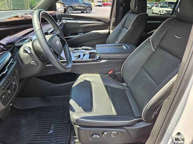 Used 2025 Cadillac Escalade ESV Sport w/ LPO, ONYX Package AWD/4WD image 7