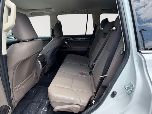 Used 2021 Lexus GX 460 Premium w/ Premium Package AWD/4WD image 25