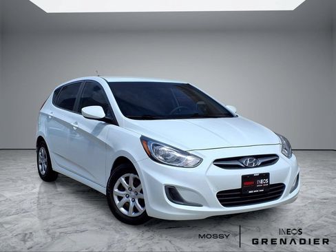 Used 2013 Hyundai Accent GS FWD image 1