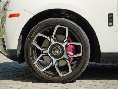 Used 2024 Rolls-Royce Cullinan image 38