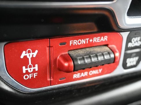 Used 2022 Jeep Gladiator Rubicon w/ LED Lighting Group AWD/4WD image 26