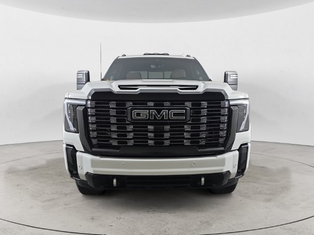 Certified 2025 GMC Sierra 3500 Denali Ultimate AWD/4WD image 2