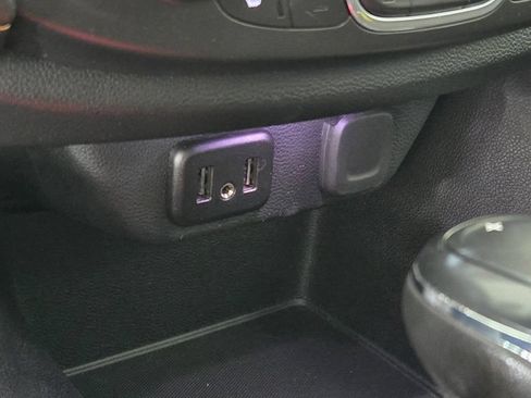 Certified 2019 Chevrolet Traverse LT FWD image 29