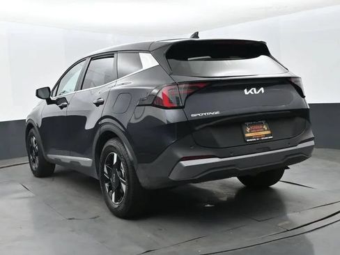 Used 2026 Kia Sportage LX FWD image 9