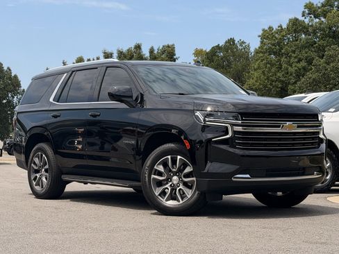 Used 2024 Chevrolet Tahoe LT RWD image 2