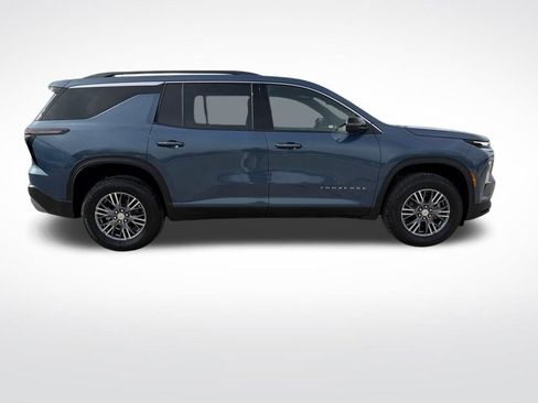 Used 2025 Chevrolet Traverse LT w/ LPO, Floor Liner Package image 6