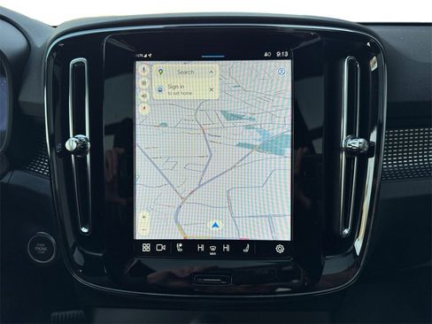 Certified 2025 Volvo XC40 B5 Plus image 20