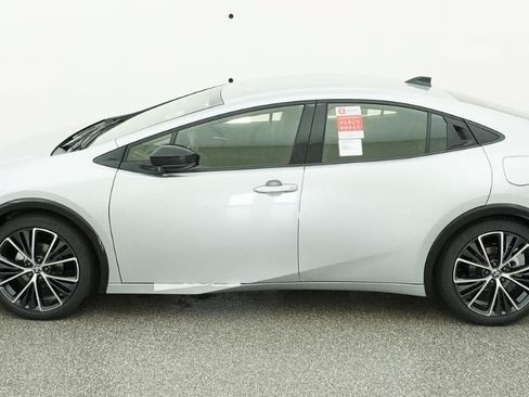 New 2026 Toyota Prius XLE FWD image 3
