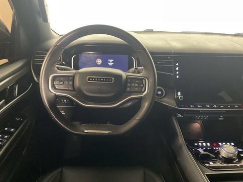 Certified 2023 Jeep Wagoneer Series III w/ Convenience Group I AWD/4WD image 13