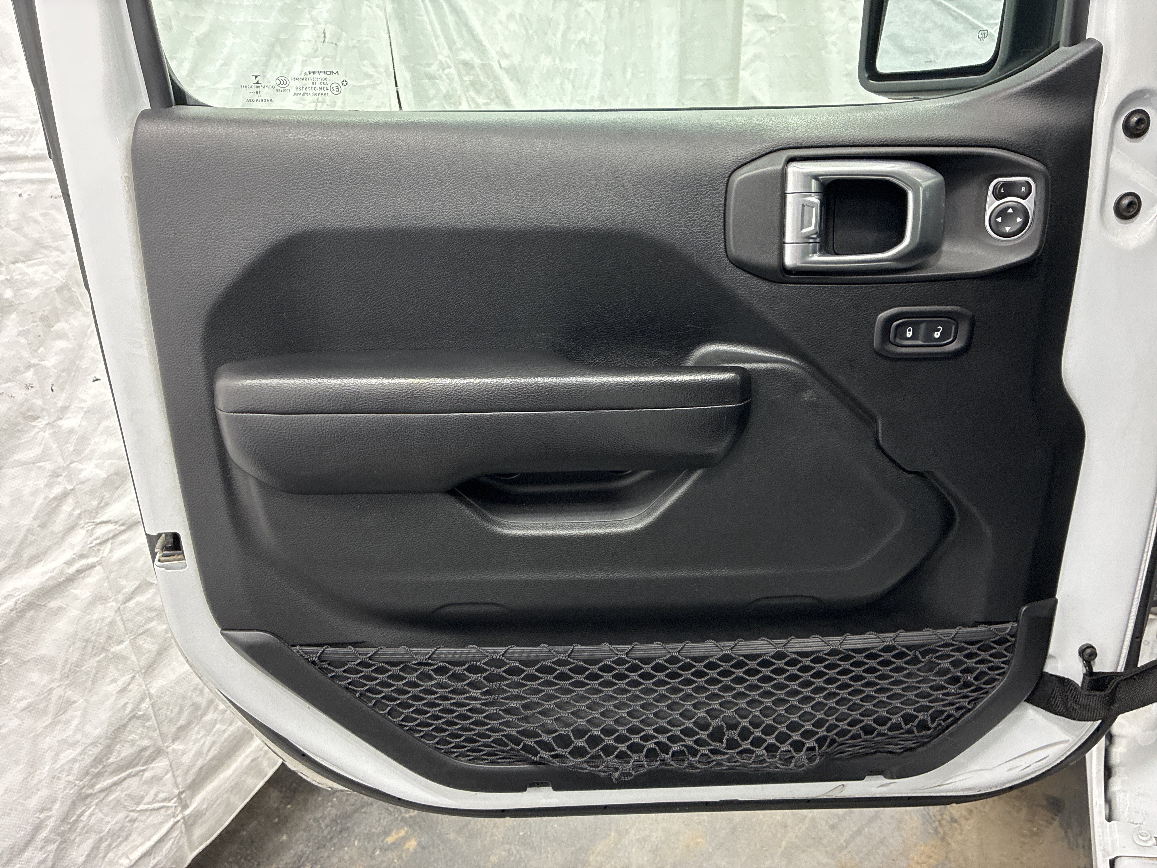 Used 2019 Jeep Wrangler Sport AWD/4WD image 14