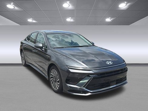 Used 2025 Hyundai Sonata SEL FWD image 5