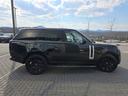 Certified 2025 Land Rover Range Rover Autobiography AWD/4WD image 4