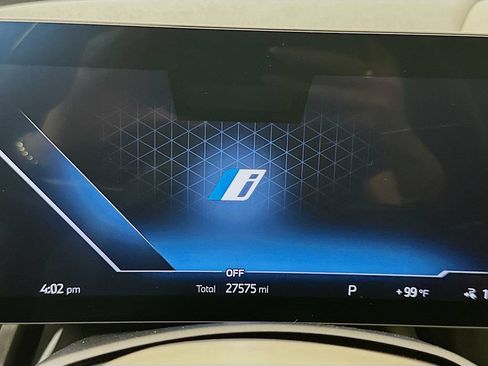 Used 2024 BMW iX xDrive50 w/ Sport Package AWD/4WD image 12