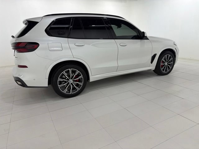 Used 2025 BMW X5 xDrive40i w/ M Sport Package AWD/4WD image 6