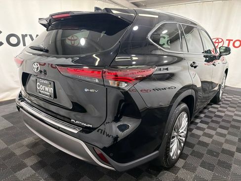 Used 2026 Toyota Highlander Platinum AWD/4WD image 8