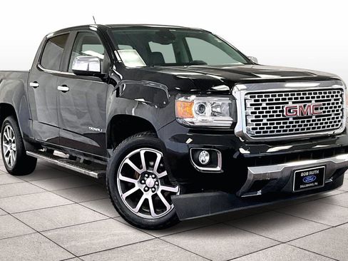 Used 2018 GMC Canyon Denali image 2