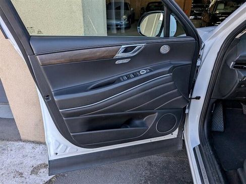 Used 2024 Genesis GV80 2.5T image 18
