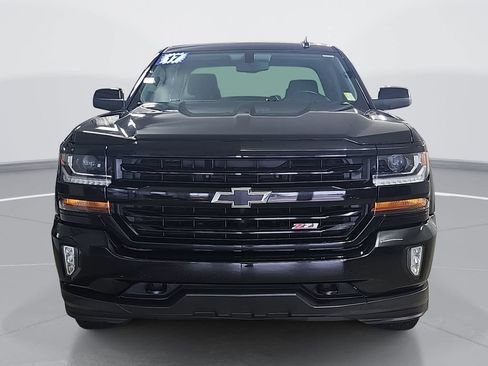 Used 2017 Chevrolet Silverado 1500 LT w/ Midnight Edition AWD/4WD image 10