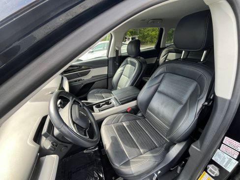 Used 2024 Lincoln Nautilus Reserve image 30