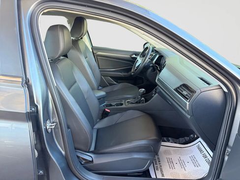 Used 2019 Volkswagen Jetta SEL w/ Cold Weather Package FWD image 21