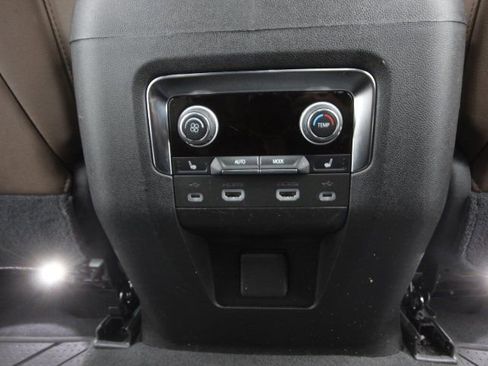 Used 2021 Chevrolet Tahoe High Country image 32