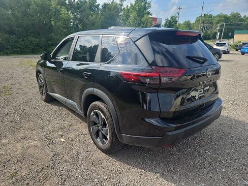 Used 2025 Nissan Rogue SV AWD/4WD image 6