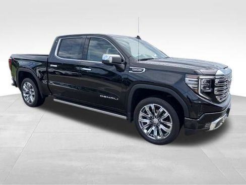 Used 2023 GMC Sierra 1500 Denali w/ Denali Reserve Package AWD/4WD image 7