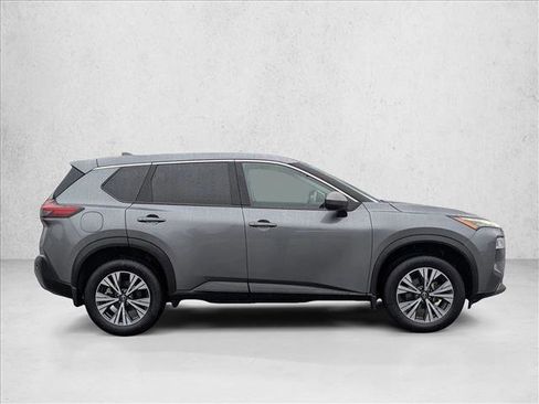 Used 2023 Nissan Rogue SV image 4