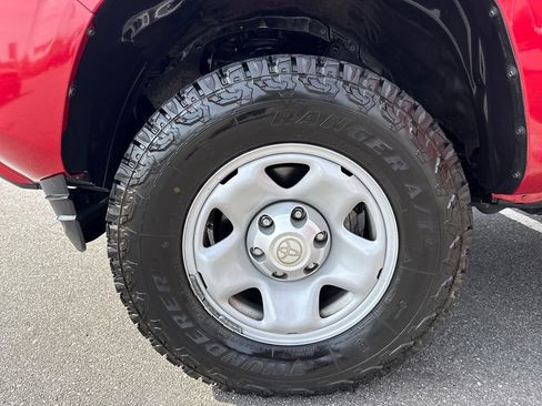 Used 2022 Toyota Tacoma SR5 AWD/4WD image 27