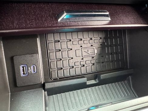 Certified 2023 Ford Expedition Platinum image 31