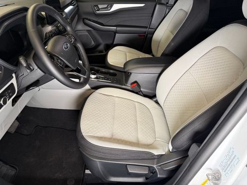 Used 2025 Ford Escape Active w/ Cold Weather Package AWD/4WD image 20