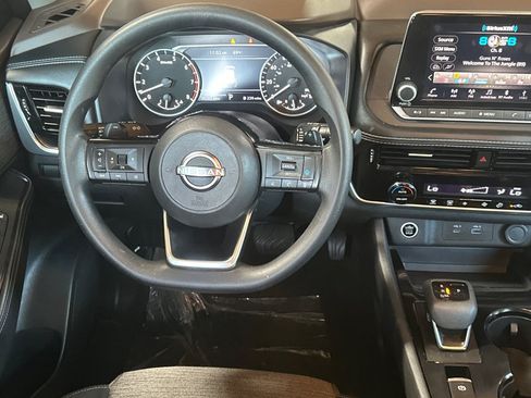 Used 2023 Nissan Rogue SV FWD image 31