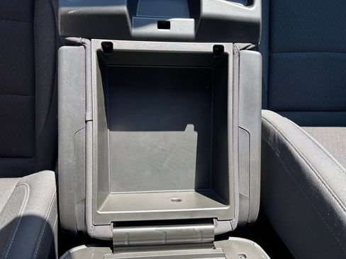 Used 2025 GMC Sierra 2500 Pro w/ Convenience Package image 21