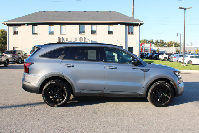 Used 2021 Kia Sorento S w/ Panoramic Sunroof Package AWD/4WD image 6