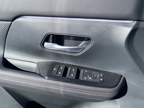 New 2026 Nissan Kicks SR image 23