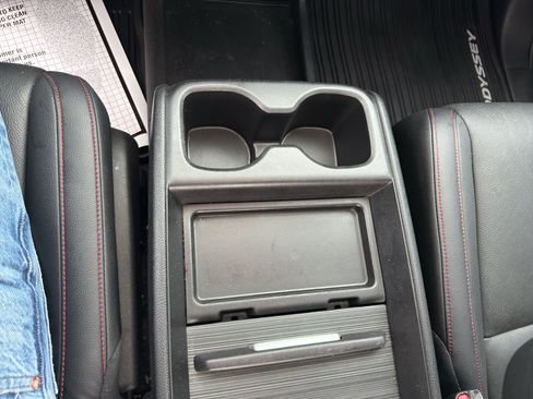 Used 2024 Honda Odyssey Sport image 19