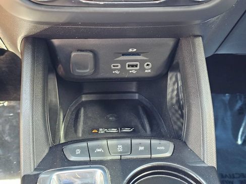 Used 2021 Chevrolet TrailBlazer RS w/ Technology Package AWD/4WD image 31