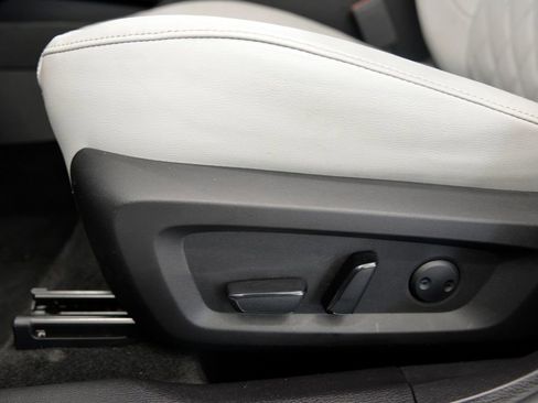 Used 2022 Mitsubishi Outlander SEL image 16