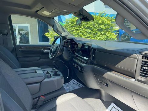 Used 2023 Chevrolet Silverado 1500 LT AWD/4WD image 14