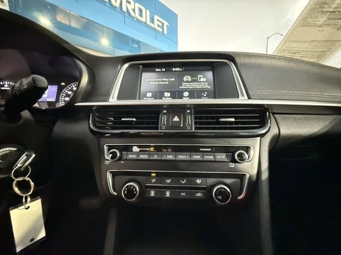 Used 2020 Kia Optima LX image 16