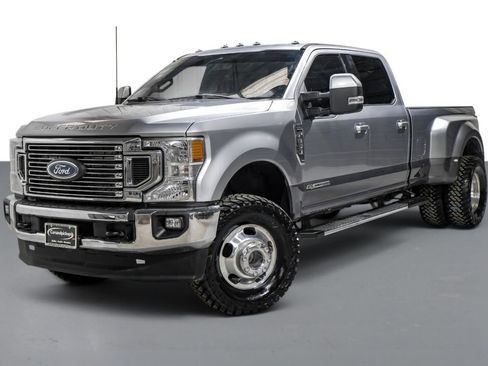 Used 2022 Ford F350 Lariat w/ Lariat Value Package AWD/4WD image 4